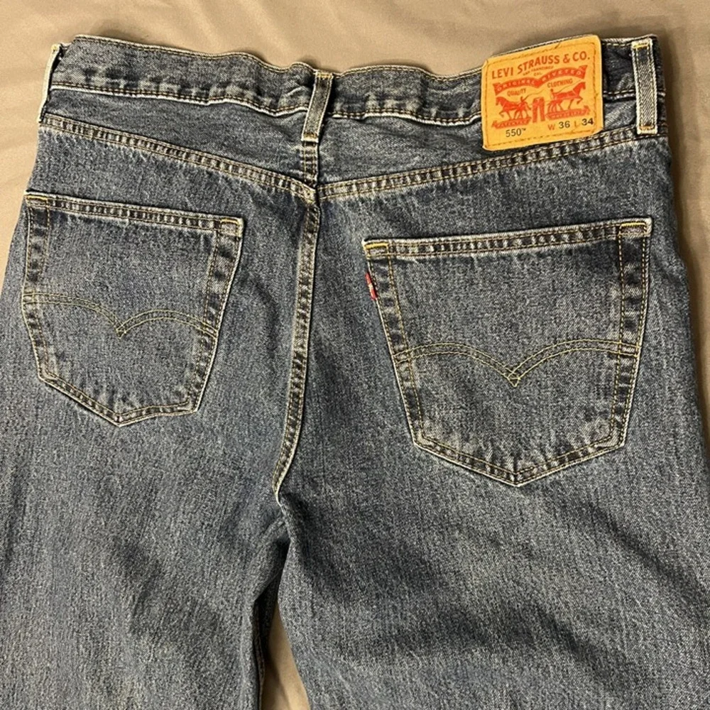 levis 550 relaxed fit jeans 36x34